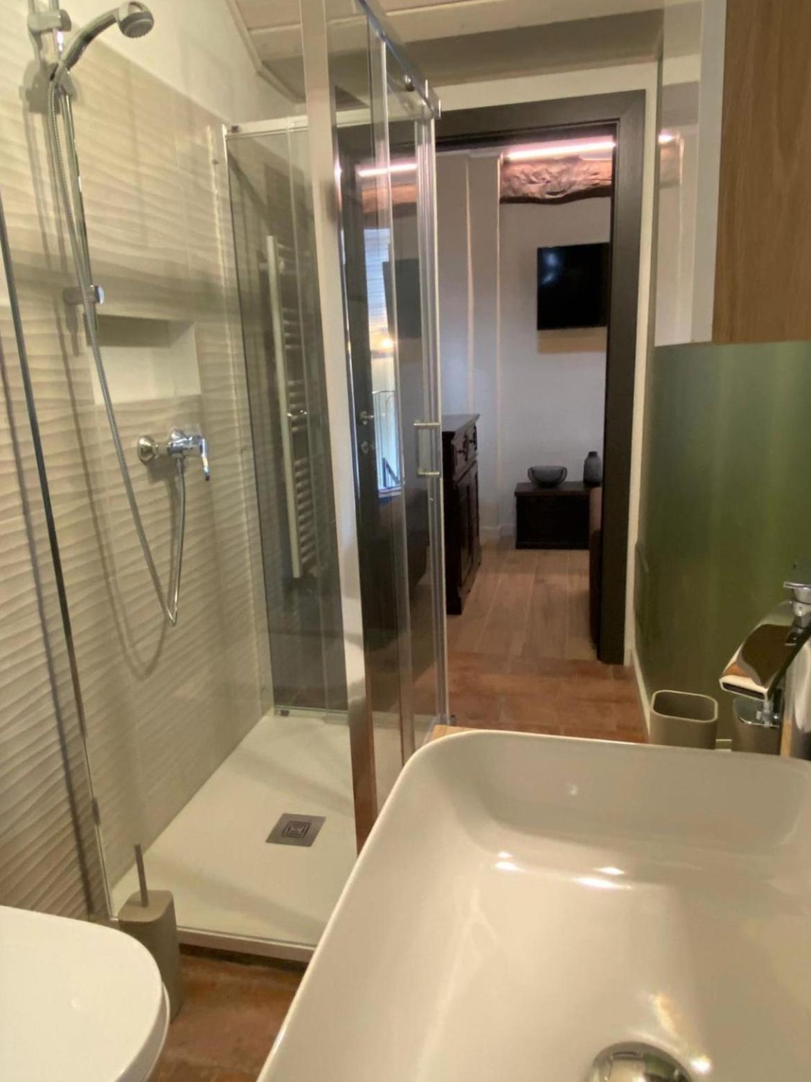 Argegno'S River - Central Apartment Lake View Kamer foto